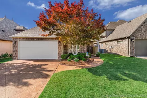 1708 W Plymouth St, Broken Arrow, OK 74012