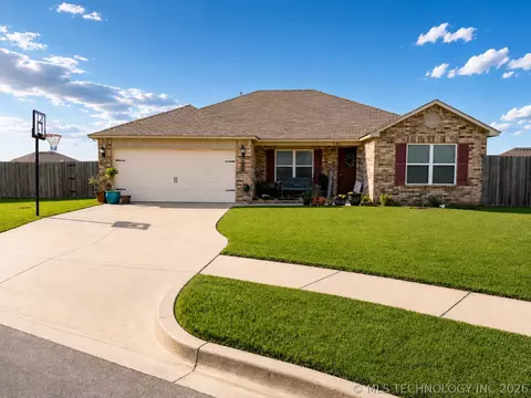 23801 E 114th St S, Broken Arrow, OK 74014