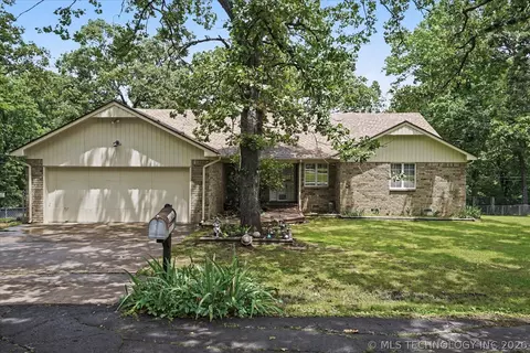 33591 Oak Park Dr, Wagoner, OK 74467