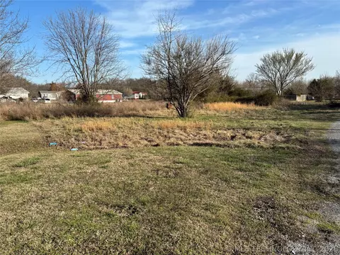 Polk Circle, Pryor, OK 74361