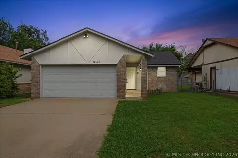 14027 S Hickory Pl, Glenpool, OK 74033