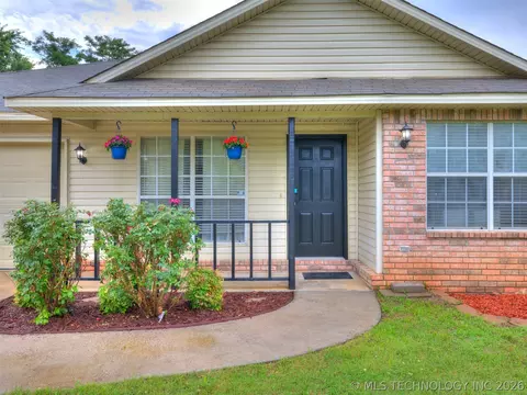 308 N Bristow Ave, Coweta, OK 74429