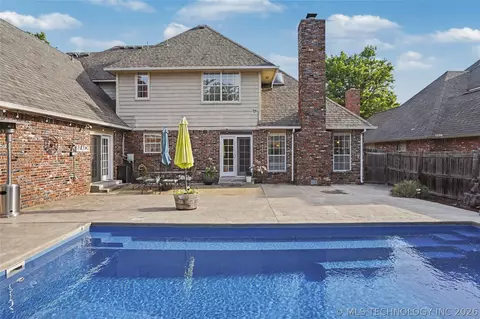 Exterior - 9934 E 97th St, Tulsa, OK 74133 photo 3 of 7