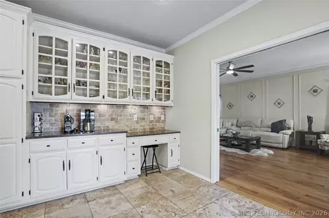 Kitchen - 9934 E 97th St, Tulsa, OK 74133 photo 5 of 7