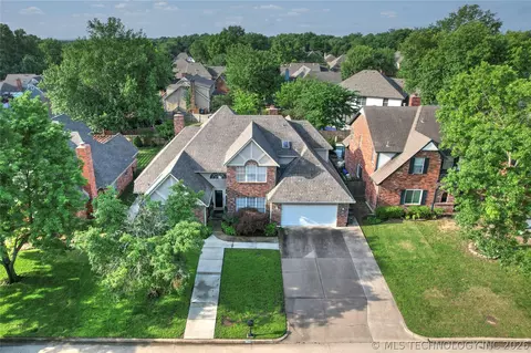 View/Area - 9934 E 97th St, Tulsa, OK 74133 photo 1 of 6