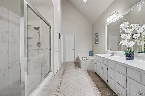 Bath - 9934 E 97th St, Tulsa, OK 74133 photo 1 of 5