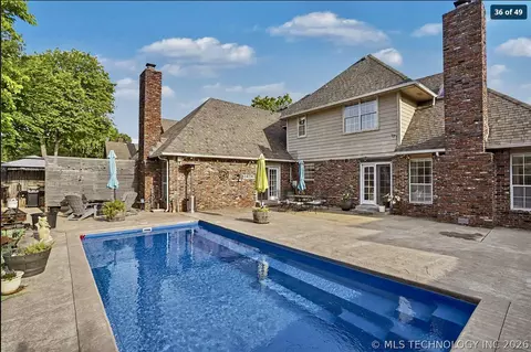 Exterior - 9934 E 97th St, Tulsa, OK 74133 photo 2 of 7