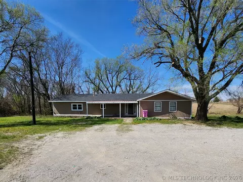 402951 W 2300 Rd, Bartlesville, OK 74006