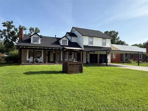 6136 E 4th Pl, Tulsa, OK 74112