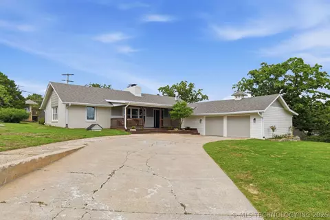 701 Oak Ridge Dr, Sand Springs, OK 74063