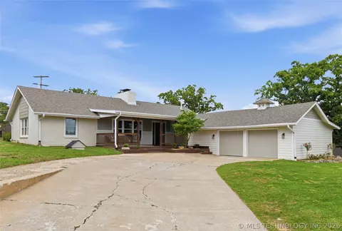 701 Oak Ridge Dr, Sand Springs, OK 74063