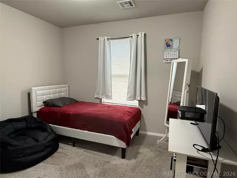 Bedroom - 2811 E Quincy St, Broken Arrow, OK 74014 photo 2 of 3