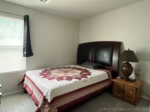 Bedroom - 2811 E Quincy St, Broken Arrow, OK 74014 photo 3 of 3