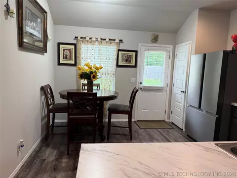 Entry Way - 2811 E Quincy St, Broken Arrow, OK 74014 photo 1 of 1