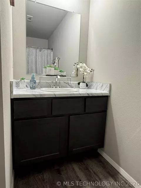Bath - 2811 E Quincy St, Broken Arrow, OK 74014 photo 6 of 6