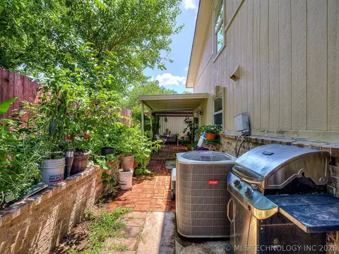 Exterior - 13033 E 28th Pl, Tulsa, OK 74134 photo 9 of 16