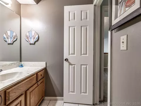 Bath - 13033 E 28th Pl, Tulsa, OK 74134 photo 7 of 7