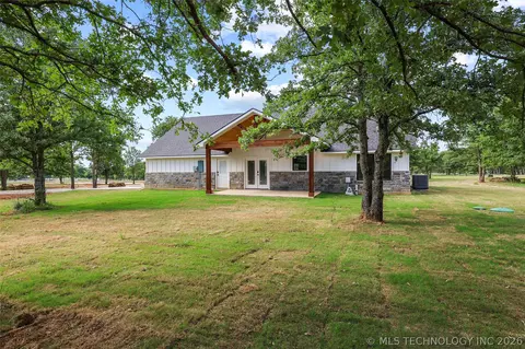 Exterior - 6915 Sims Rd, Colbert, OK 74733 photo 3 of 7