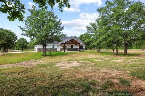 Exterior - 6915 Sims Rd, Colbert, OK 74733 photo 5 of 7