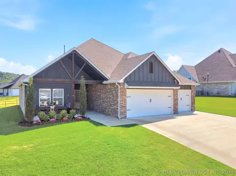 18960 Orchard Cir, Catoosa, OK 74015