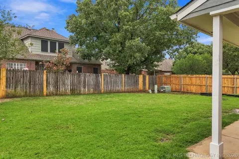 Exterior - 9108 E 77th St, Tulsa, OK 74133 photo 4 of 4