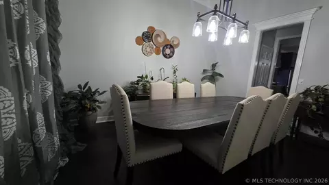 Dining - 9108 E 77th St, Tulsa, OK 74133 photo 1 of 1