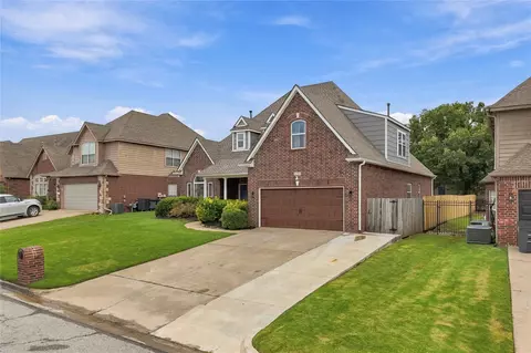 Exterior - 9108 E 77th St, Tulsa, OK 74133 photo 4 of 5