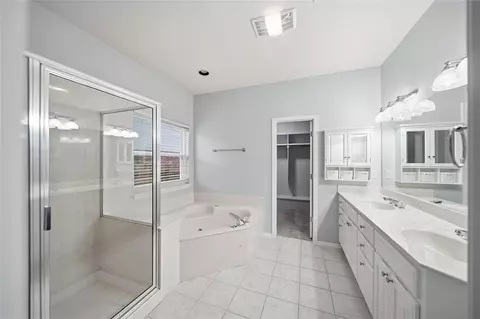 Bath - 9108 E 77th St, Tulsa, OK 74133 photo 3 of 6