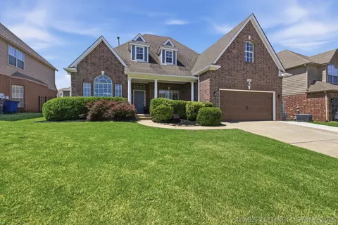 Exterior - 9108 E 77th St, Tulsa, OK 74133 photo 2 of 2