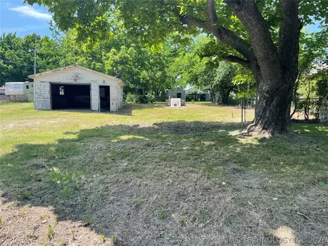 325 N Bluff St, Ada, OK 74820 photo 6