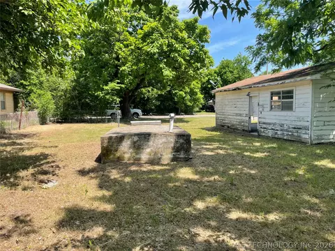 325 N Bluff St, Ada, OK 74820 photo 3