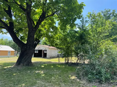 325 N Bluff St, Ada, OK 74820 photo 2