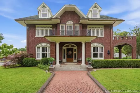 221 Woodward Blvd, Tulsa, OK 74114