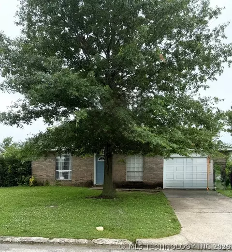318 Green Meadow Dr, Inola, OK 74036