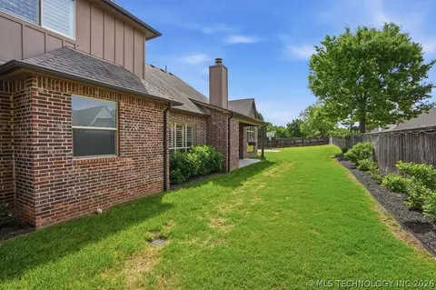 Exterior - 2821 E 103rd Pl, Tulsa, OK 74137 photo 10 of 10