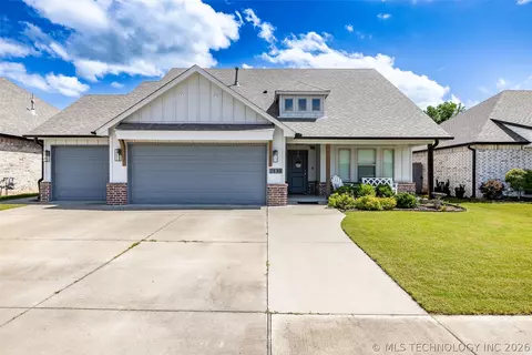 2130 E 140th St, Bixby, OK 74008