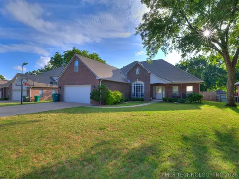 2218 S 113th West Ct, Sapulpa, OK 74066