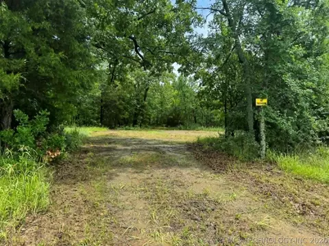 7 Albert Rd, Crowder, OK 74430