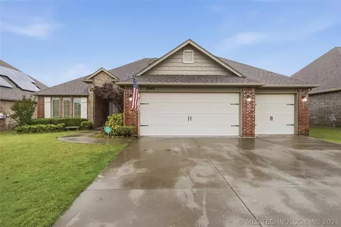 2445 S Oak Ave, Broken Arrow, OK 74012