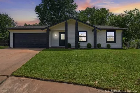 2918 S Ash Pl, Broken Arrow, OK 74012