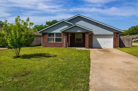 797 E 142nd Pl, Glenpool, OK 74033