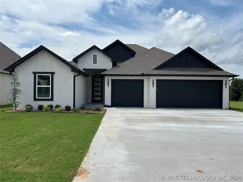 2063 E 129th Pl S, Jenks, OK 74037