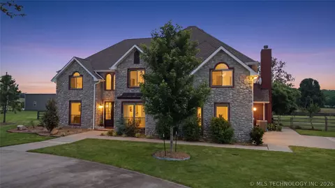 5868 W 493, Pryor, OK 74361