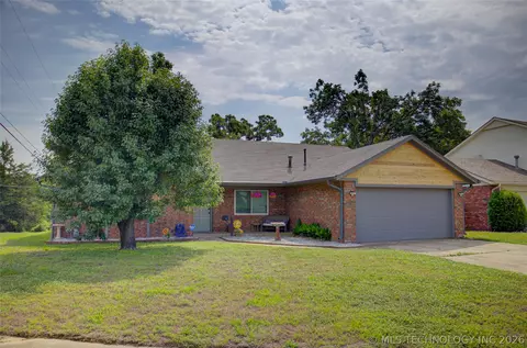 3105 Magnolia Ct, Sand Springs, OK 74063