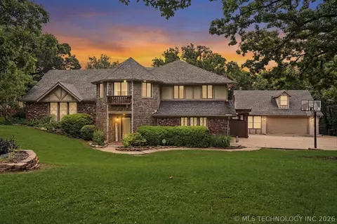 12525 S Skyline Dr, Jenks, OK 74037
