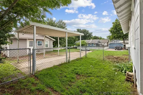Exterior - 3113 E 12th St, Tulsa, OK 74104 photo 5 of 7