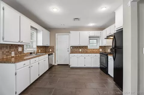 3113 E 12th St, Tulsa, OK 74104 photo 9