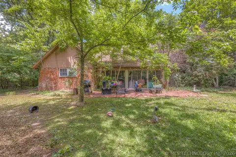 Exterior - 7312 E 68th Pl, Tulsa, OK 74133 photo 8 of 10