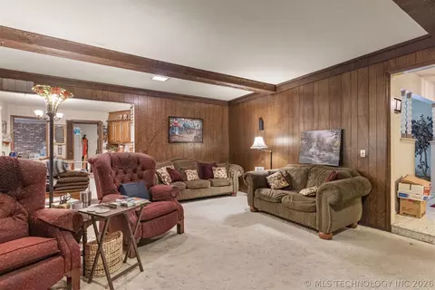 Living - 7312 E 68th Pl, Tulsa, OK 74133 photo 2 of 4