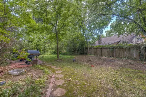 Exterior - 7312 E 68th Pl, Tulsa, OK 74133 photo 10 of 10